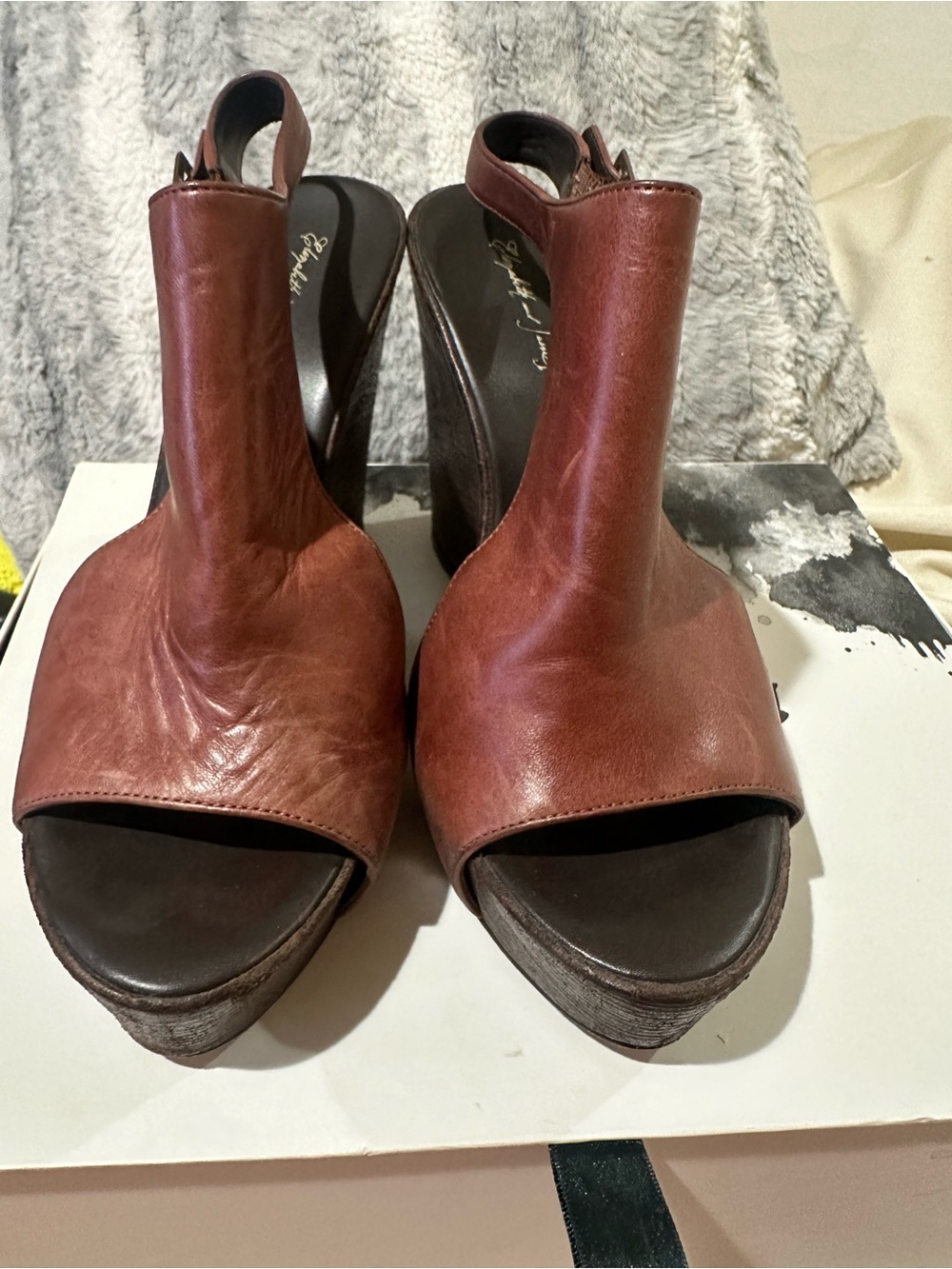 Elizabeth and James Rust Leather Open-Toe Wedge Sandals 9B used box /dustbag.